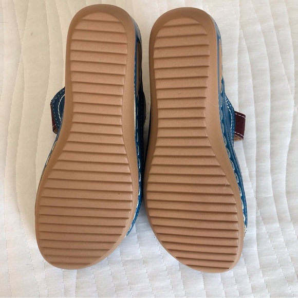 NWOT Multi Color Wedge Sandal - Picture 7 of 16